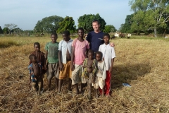 Partage avec les enfants du village