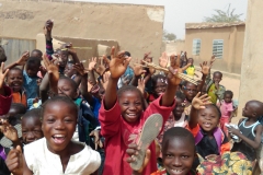 Moment de partage avec les enfants de Wassongdo